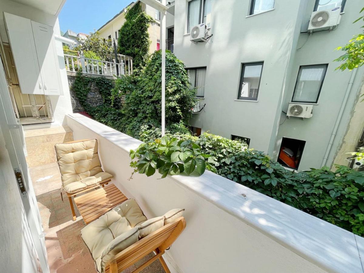 Apartment With Balcony Close To Taksim In Cihangir Istanbul Exterior photo